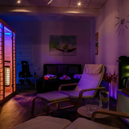 Bella - Private With Sauna And Parking *